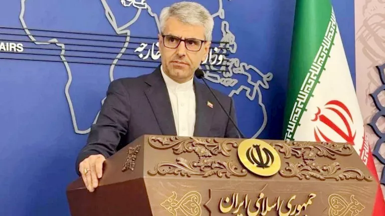 إيران تعلن استمرار دراسة خطة السلام الأمريكية