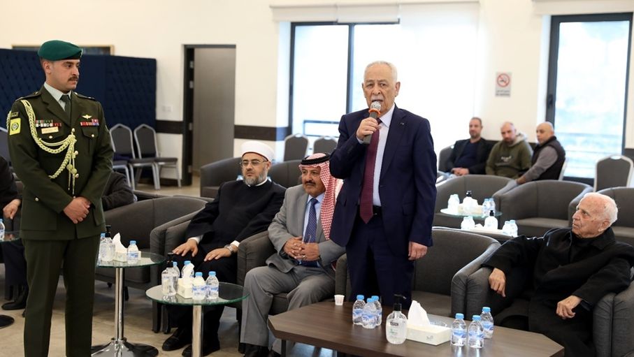 مندوبا عن الملك وولي العهد.. العيسوي يعزي آل عابدين