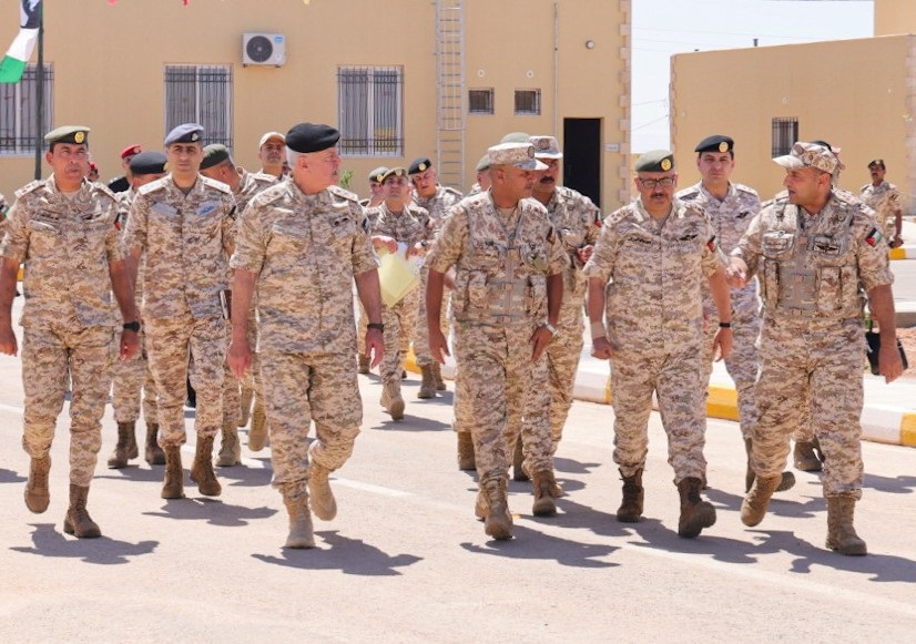رئيس هيئة الأركان المشتركة يفتتح مباني كتيبة الحرس الملكي الآلية/ 6 في موقعها الجديد