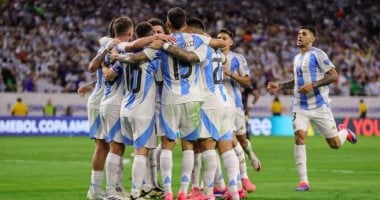 فيفا يقرر عدم معاقبة الأرجنتين بعد أزمة أغنية مالفيناس عقب مواجهة مصر