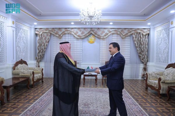 «الشمراني» يقدم نسخة من أوراق اعتماده سفيراً للمملكة لدى طاجيكستان