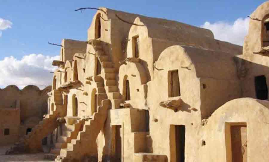 تطاوين: العمارة الأمازيغية المنحوتة في مواجهة الرمال والنسيان