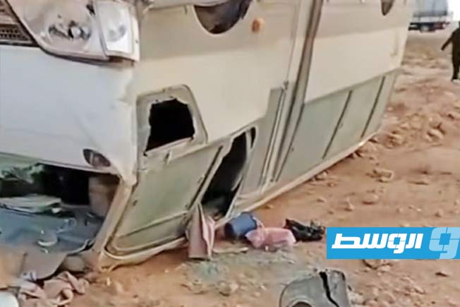 إصابة عدد من العمال بانقلاب حافلة تابعة لـ«الكهرباء» في أجدابيا
