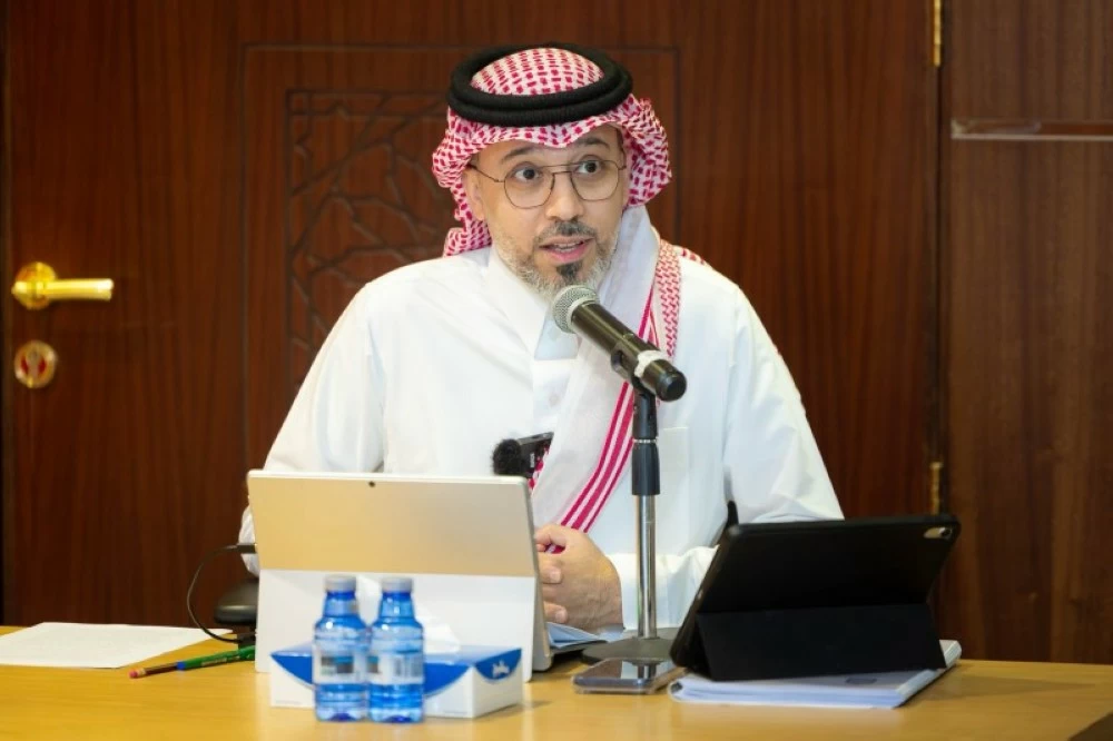 عادل الزهراني ينال الدكتوراه في فلسفة الإعلام