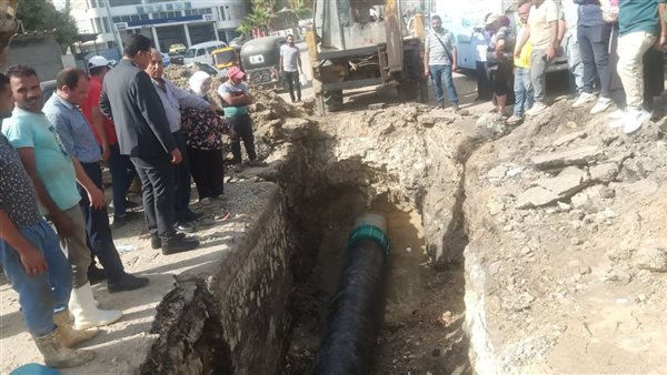 القابضة: انتهاء إصلاح كسر خط المساحة وعودة المياه تدريجيا إلى المهندسين والدقي
