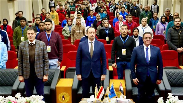 بدء الجلسة الافتتاحية لـ ملتقى «قيم» بمعهد إعداد القادة (صور)