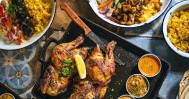 منيو فطار 6 رمضان.. طريقة عمل الدجاج المشوى بالأعشاب وأرز بالشعرية