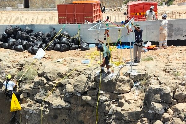 حملة بيئية لحماية وصون النظم الطبيعية في جبل سمحان بولاية مرباط