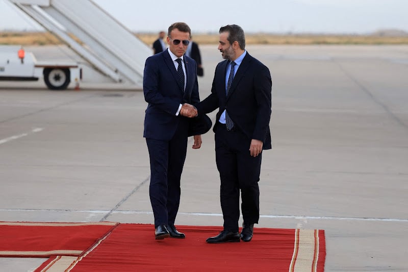 الرئيس الفرنسي يدخل الجامع الأموي