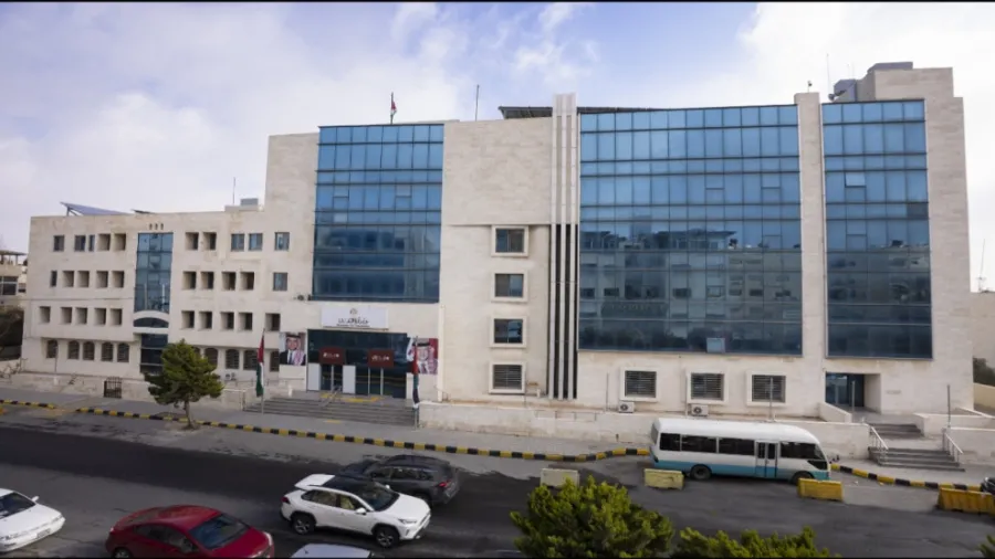 الأردن والسعودية يبحثان تعزيز التعاون ومشروع الربط السككي الإقليمي