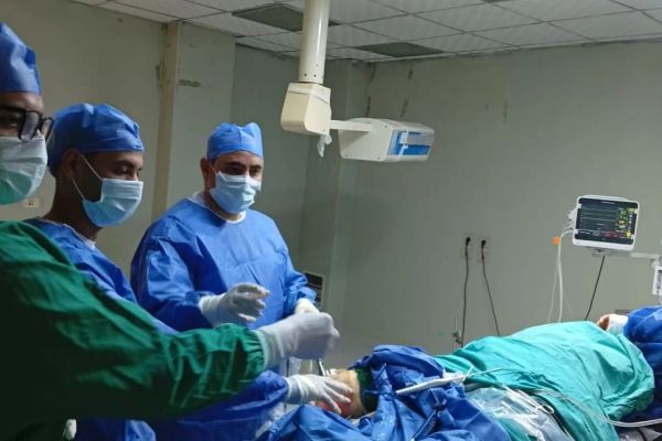 إنجاز طبي بمستشفى الواسطى ببني سويف في واحدة من أصعب جراحات الركبة