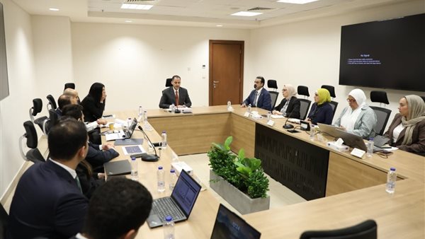الصحة تبحث مع صندوق مصر السيادي التعاون في تجهيز مستشفيات "التأمين الشامل"