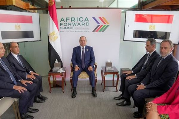 الرئيس السيسى يلتقي رئيس مجلس إدارة شركة CMA –CGM الفرنسية