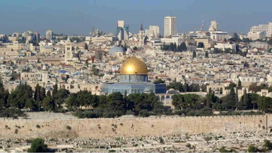 محافظة القدس تحذر من "عدوان صارخ" على المسجد الأقصى