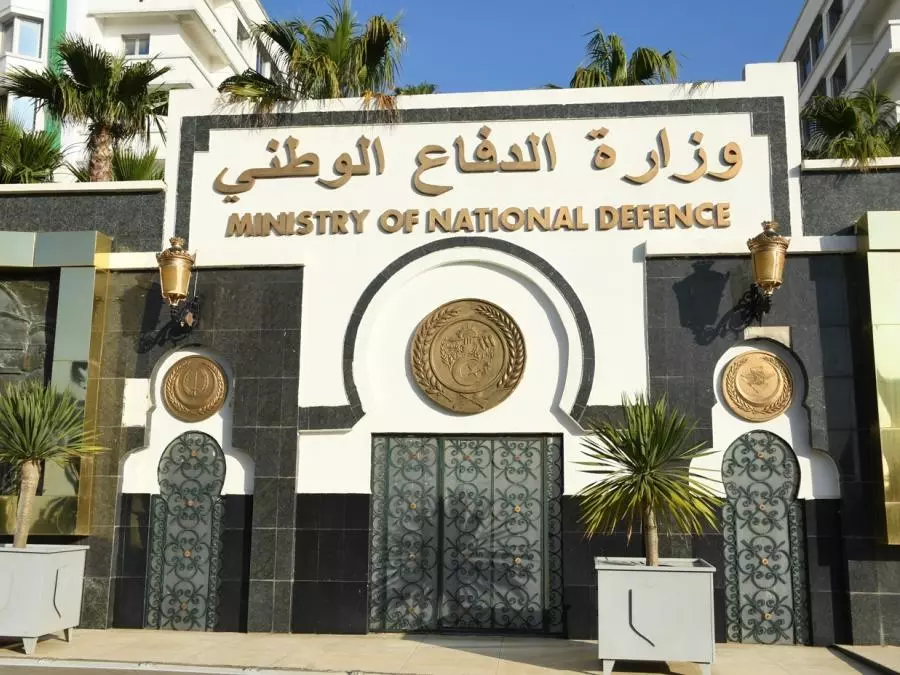 القضاء على مهربين (2) مسلحين من جنسية أجنبية بإن قزام