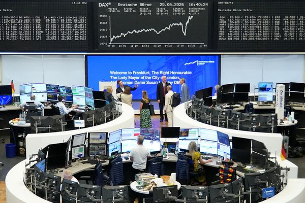 الأسهم الأوروبية تتراجع مع هبوط عالمي بقطاع التكنولوجيا