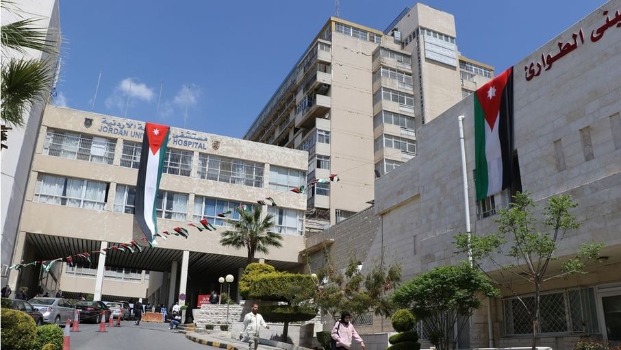مستشفى الجامعة يكشف تفاصيل حادثة سقوط طبيب مقيم من أحد الطوابق