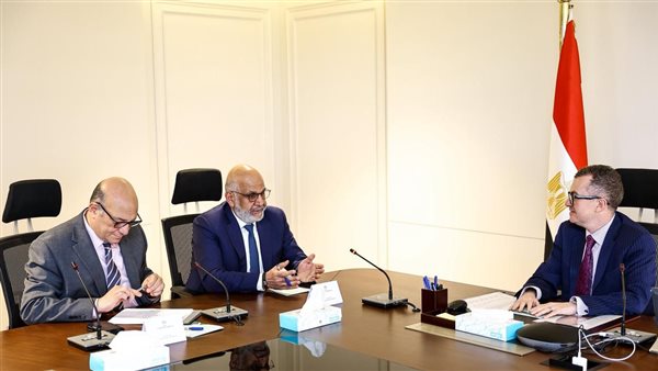 التخطيط تبحث مع البنك الدولي دعم سلاسل القيمة والتجمعات الإنتاجية بالمحافظات