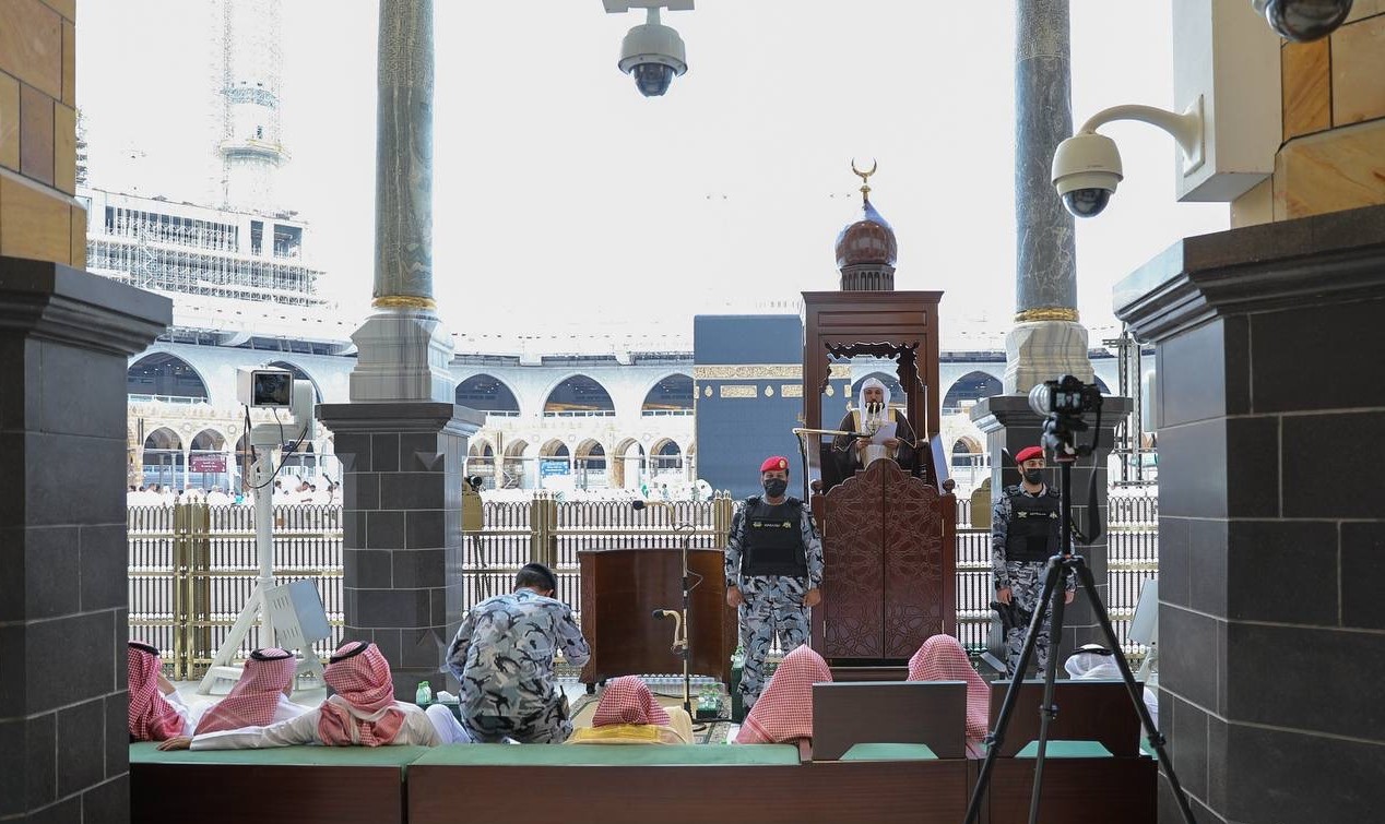 دعوة إلى الله.. خطيب المسجد الحرام يوضح حياة النبي وأصحابه في رمضان