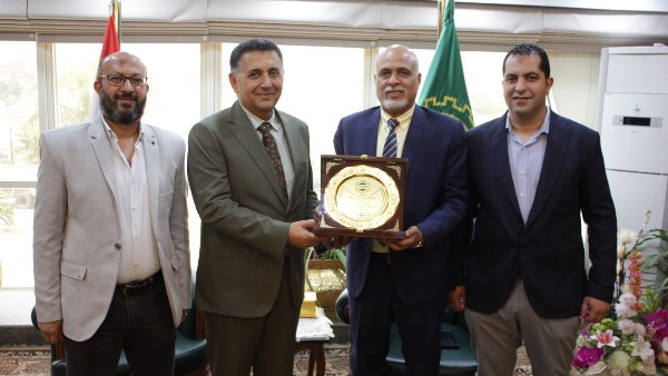 محافظ القليوبية يستقبل وفد نقابة أطباء الأسنان لبحث دعم المنظومة الصحية