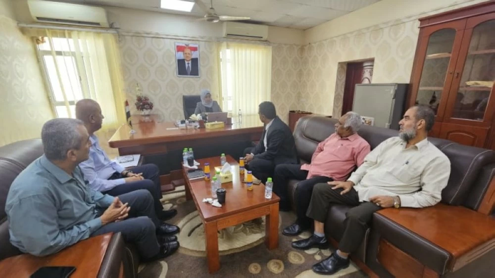 رئيس الحكومة اليمنية و6 وزراء يمارسون مهماتهم من عدن