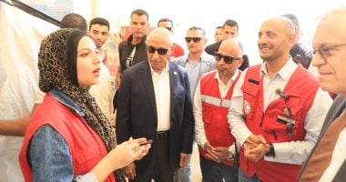 محافظ شمال سيناء والقائم بأعمال السفير الأمريكى يتفقدان مخازن الهلال الأحمر