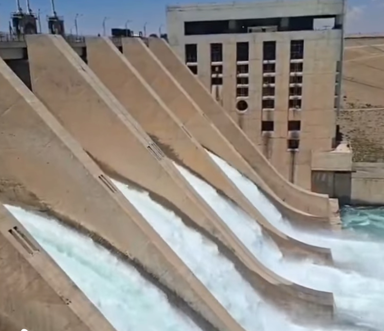 وزير الطاقة: رفع تدفق نهر الفرات إلى 1800 متر مكعب في الثانية بعد زيادة الوارد المائي من تركيا