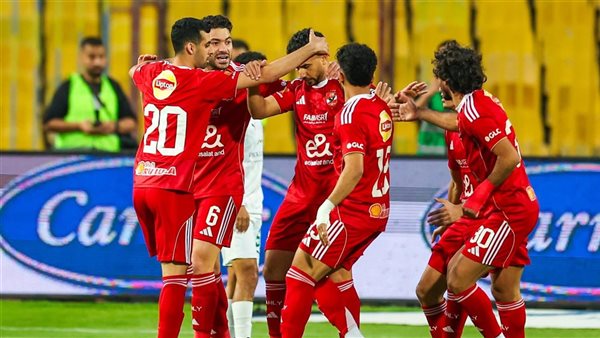 جماهير الأهلي تهاجم اللاعبين بعد خسارة الدوري: "اللي يغور يغور الكورة للجمهور" (فيديو)