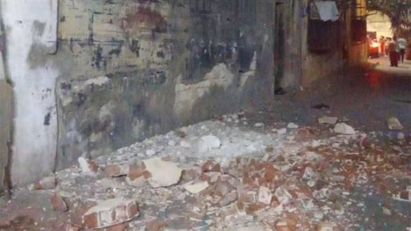 انهيار جزئي لعقار بحي غرب بالإسكندرية وإصابة شخصين