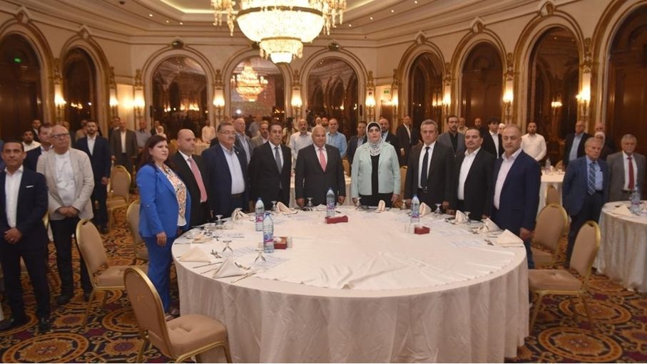البكار: القطاع الصناعي محرك رئيسي للنمو والتشغيل