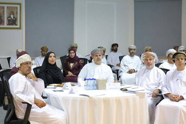 وزارة التعليم تستعرض ملفات تطوير المنظومة التعليمية بمحافظة البريمي