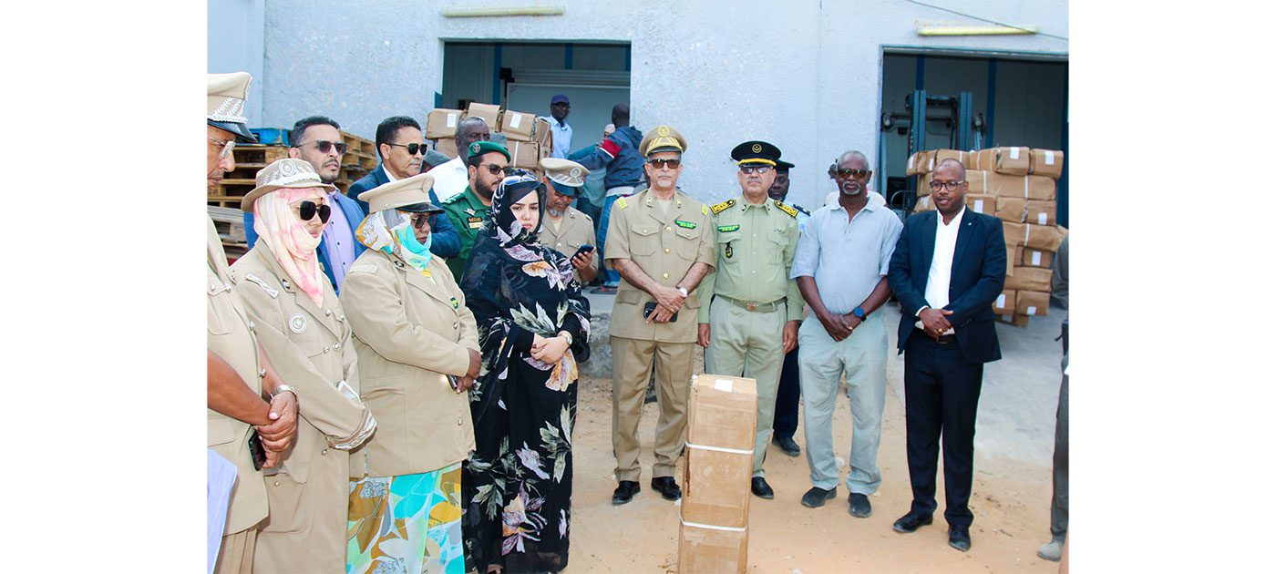 والي نواكشوط الغربية يشرف على توزيع 10 أطنان من الأسماك على سكان الولاية ضمن عملية رمضان