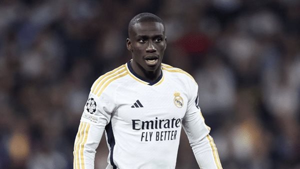 ريال مدريد يدرس مستقبل ميندي مع الفريق وإمكانية فسخ عقده