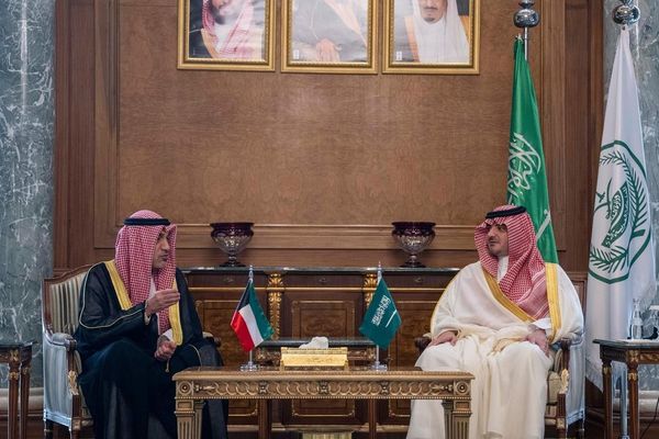 عبدالعزيز بن سعود يستقبل وزير داخلية الكويت