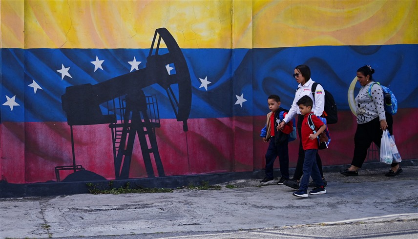 الولايات المتحدة تسمح لبعض شركات النفط بالعمل في فنزويلا