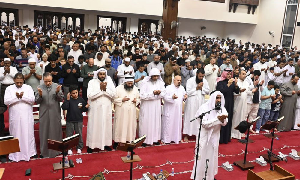 الشؤون الاسلامية: صلاة عيد الفطر الساعة 6:08 صباحا بجميع المساجد التي ستقام فيها صلاة الجمعة
