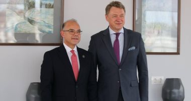 وزير الاستثمار يبحث تحويل مصر إلى مركز إقليمي لتصنيع الجرارات البيلاروسية