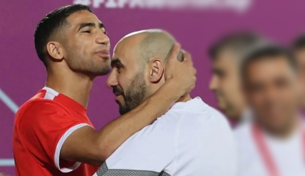 حكيمي يودع الركراكي برسالة إشادة بعد إنهاء مهامه مدرباً لـ “الأسود”