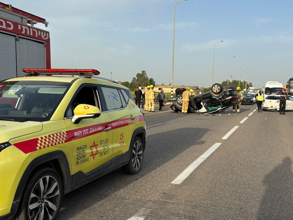 النقب:مصرع طفل (5 سنوات) وعدة اصابات متفاوتة جراء حادث طرق بين 3 مركبات على شارع 241