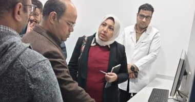 وكيلة مديرية الصحة بسوهاج تتفقد سير العمل بمستشفى ساقلتة النموذجي
