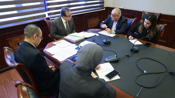 وزير الصحة يوجه بسرعة توريد مفاصل الركبة والحوض لإنهاء قوائم الانتظار