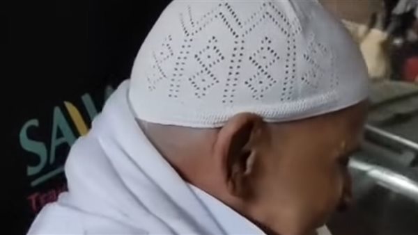 «عليا الطلاق هادعي لنفسي فقط».. فيديو لمعتمر يشعل مواقع التواصل الاجتماعي