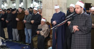 في أولى ليالي المغفرة.. آلاف المصلين يناجون الله طمعا في رضوانه ومغفرته