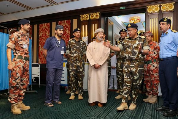 رئيسُ المدينة الطبيّة للأجهزة العسكريّة والأمنيّة يزور المستشفى العسكري الميداني العائم