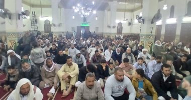 الآلاف يؤدون صلاة التراويح فى الليلة السابعة عشر من رمضان بالإسكندرية