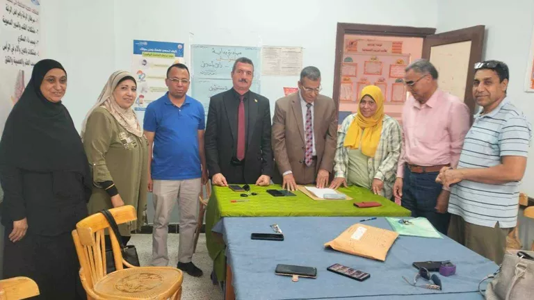 جولات متابعة مكثفة داخل لجان التصحيح بالوادي الجديد