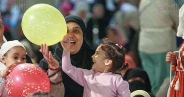 صلاة الساحات والزيارات والكحك.. كيف يستقبل المصريون عيد الفطر بطقوس خاصة؟
