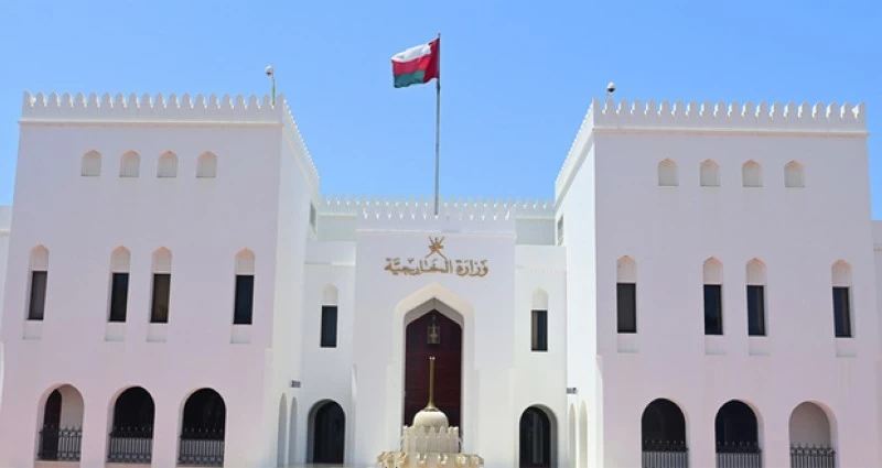 وصول دفعات من المواطنين إلى أرض الوطن عبر المنافذ البرية والرحلات الجوية