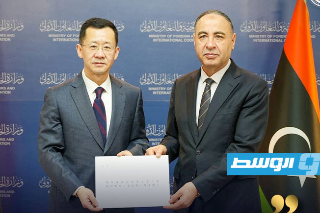 الباعور يتسلم نسخة من أوراق اعتماد سفير الصين الجديد لدى ليبيا