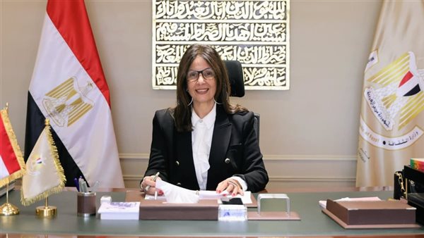 وزيرة الثقافة: توثيق بطولات شهداء مصر وتعريف الأجيال الجديدة بتضحيات أبطال الجيش والشرطة